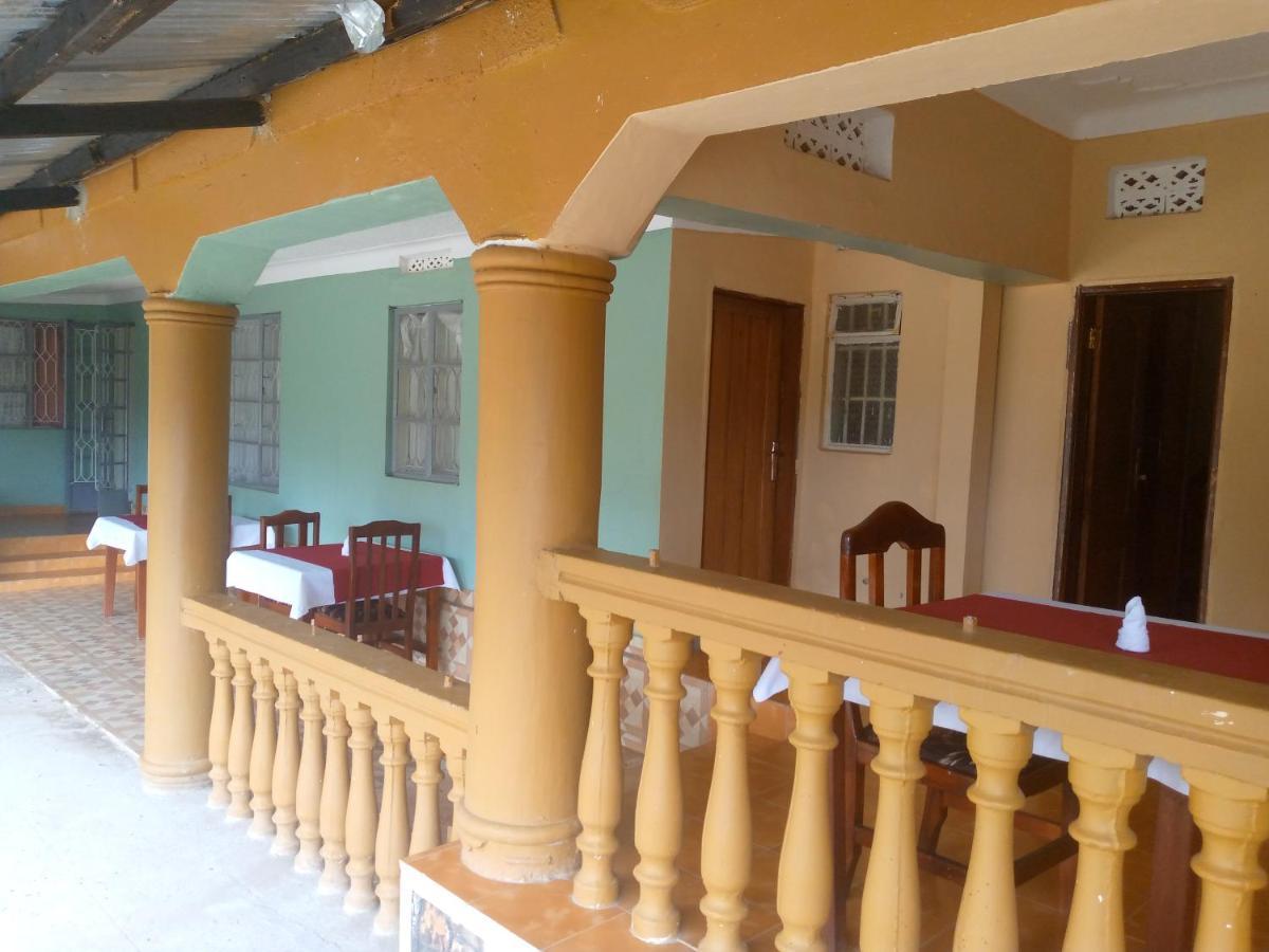 Boulevard Excelsior Motel Fort Portal Exterior foto